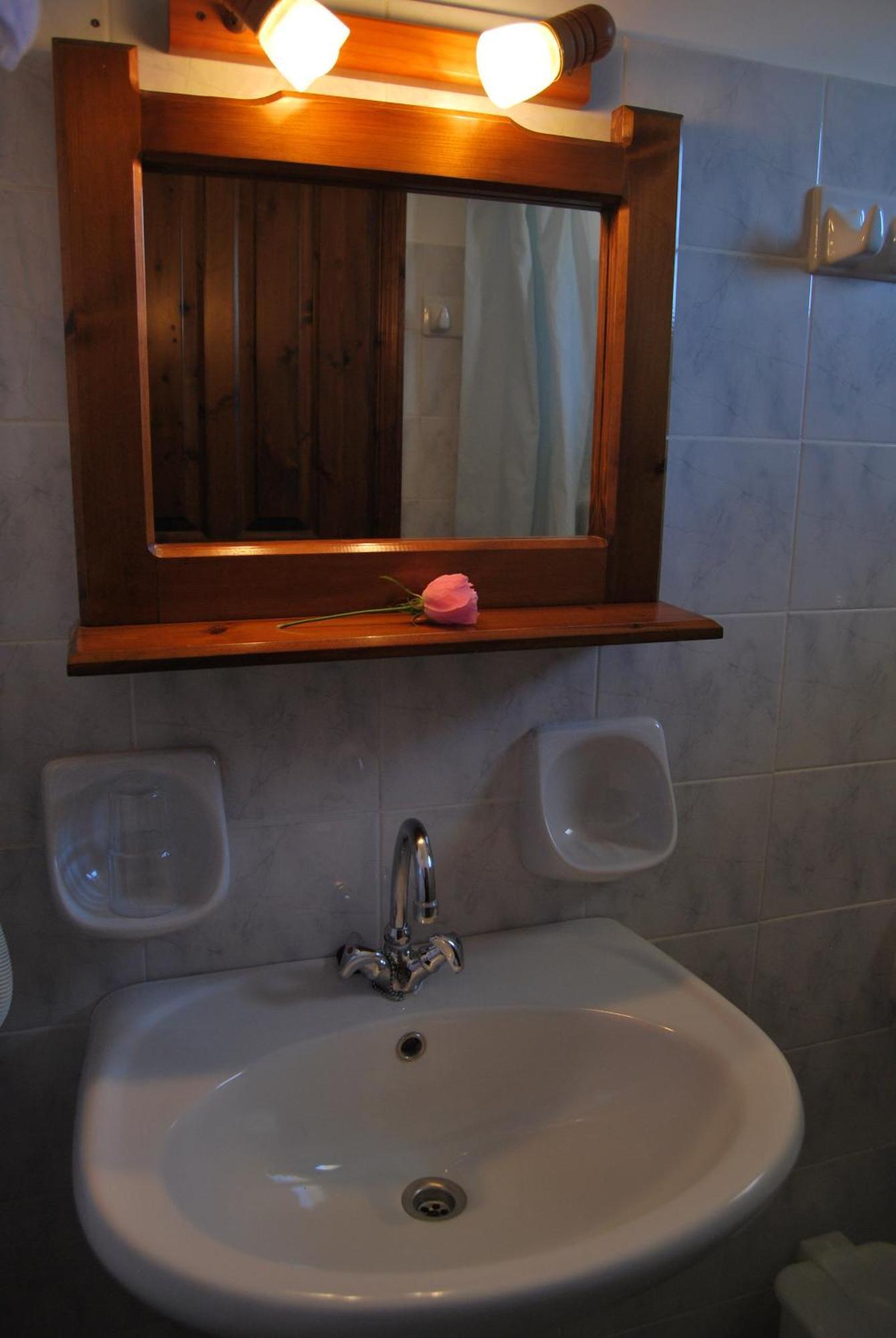 Rizoma Guesthouse Mikrón Khoríon エクステリア 写真