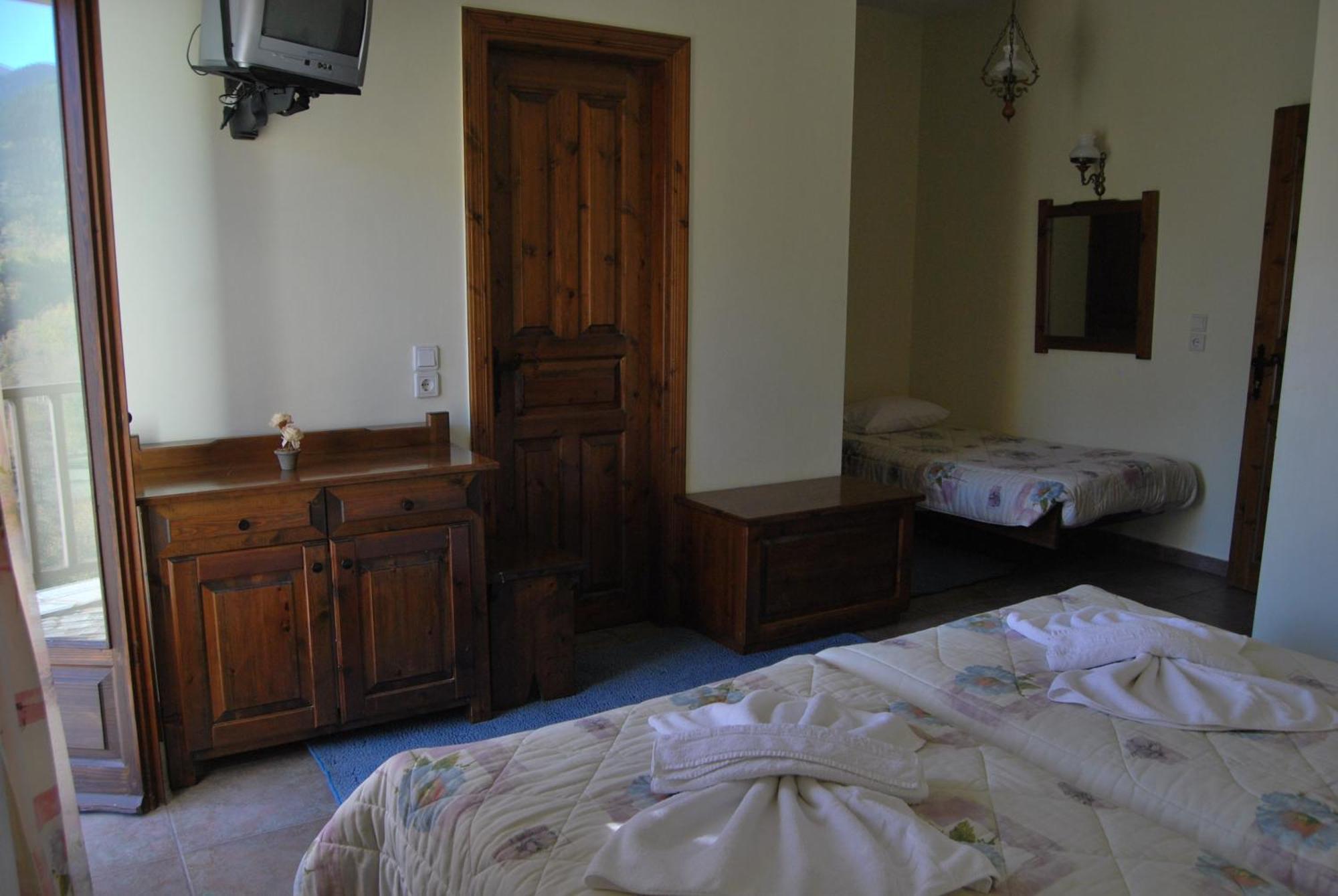Rizoma Guesthouse Mikrón Khoríon エクステリア 写真